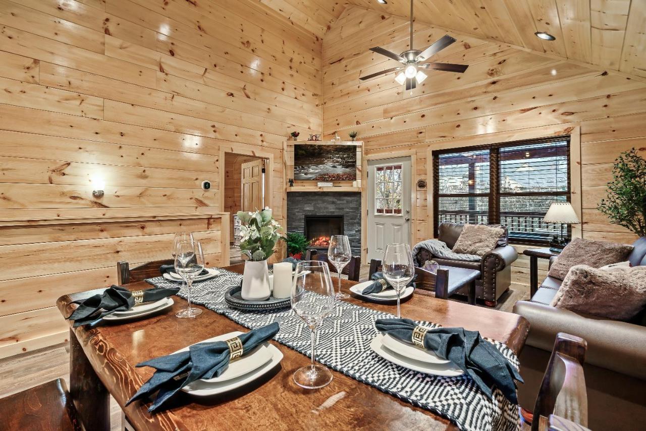 Mountains R Calling, Cozy Hideaway, King Beds, Hot-Tub, Arcade, Ev Ready Pigeon Forge Exterior photo